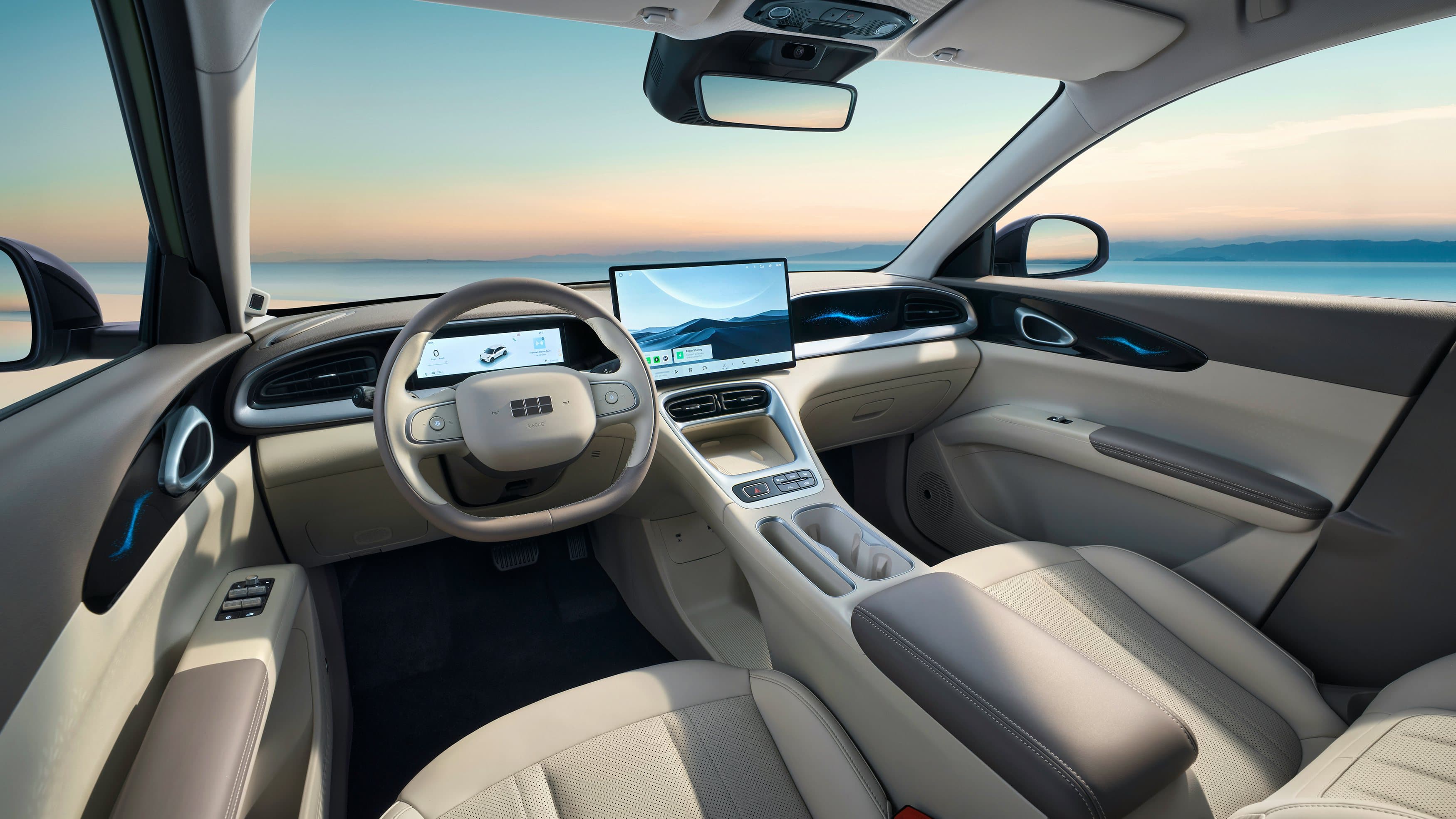 Interior del Geely E2 con pantalla multimedia digital e iluminación ambiental